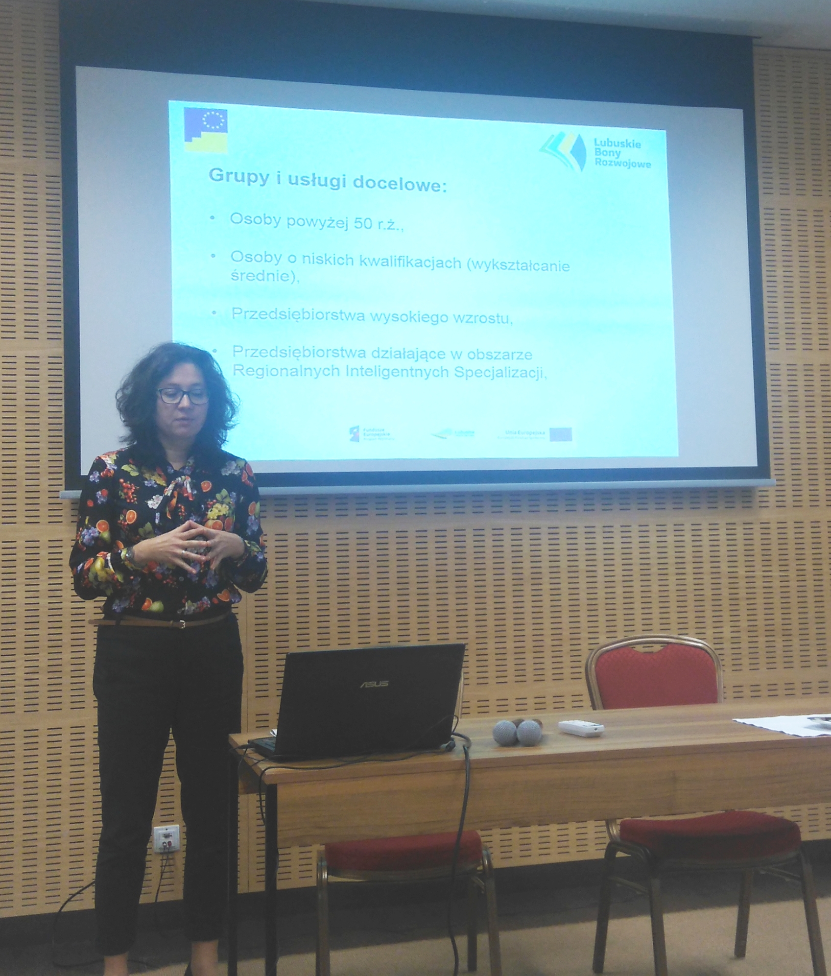 Na zdjęciu Joanna Szalpuk z Agencji Rozwoju Regionalnego w Zielonej Górze przedstawiła projekt o lubuskich bonach rozwojowych